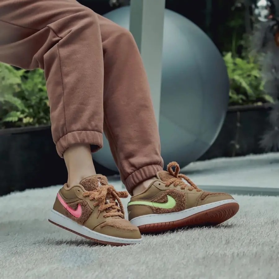 Giày Nike Air Jordan 1 Low Utility GS 'Teddy Bear' DO2233-264 — ảnh 2