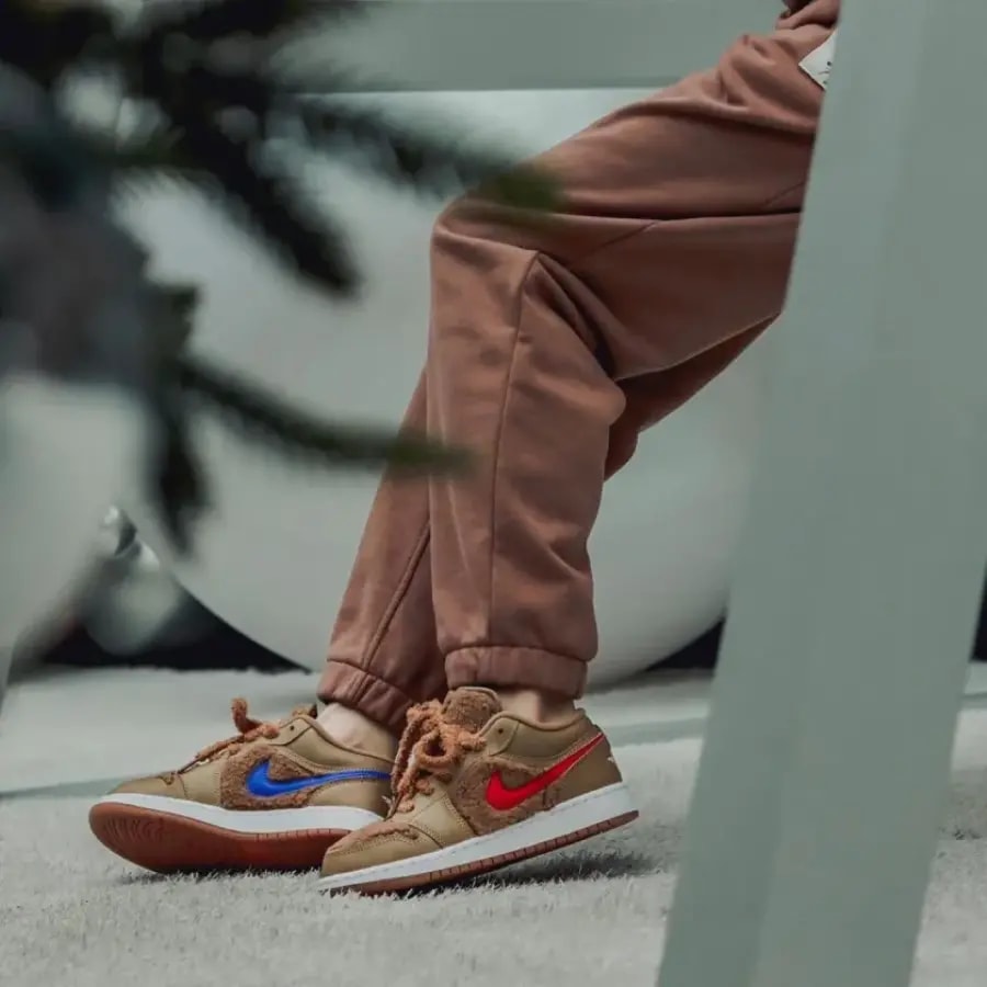 Giày Nike Air Jordan 1 Low Utility GS 'Teddy Bear' DO2233-264 — ảnh 3