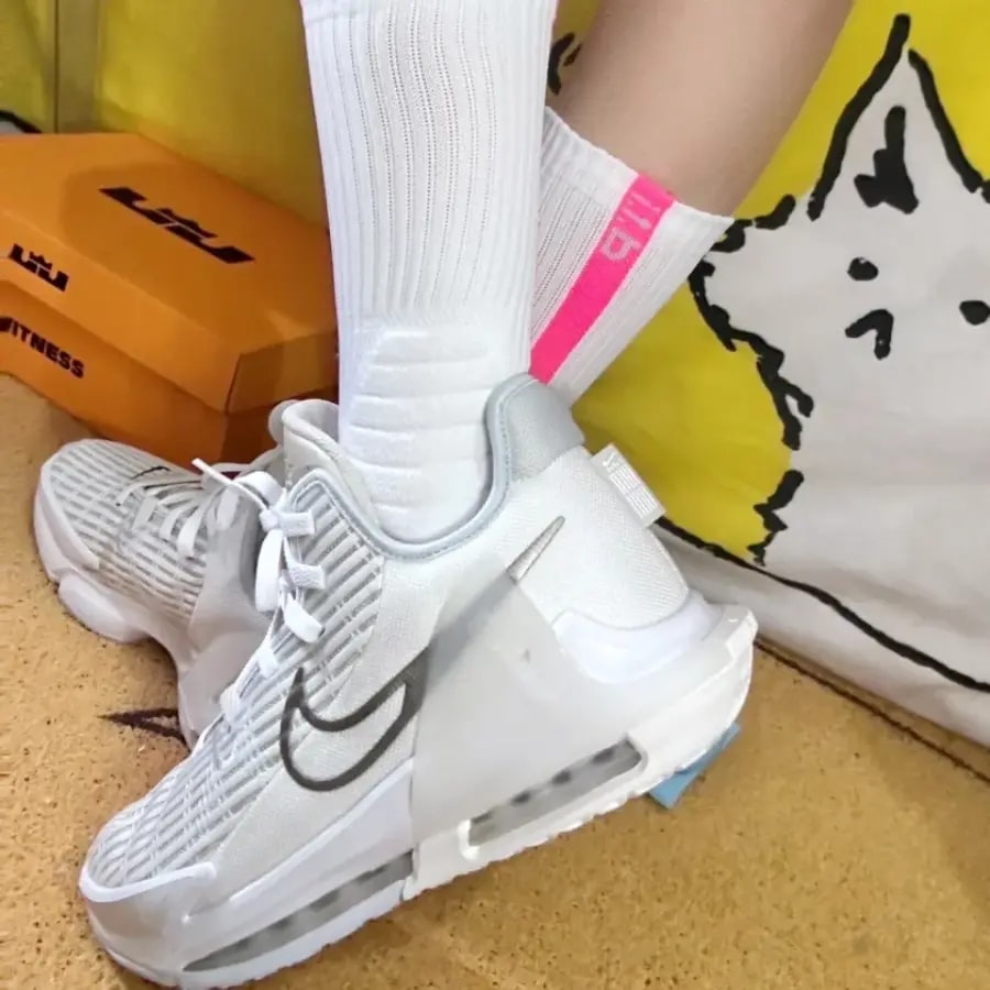 Giày Nike LeBron Witness 6 'White Metallic Pewter' CZ4052-102 — ảnh 4