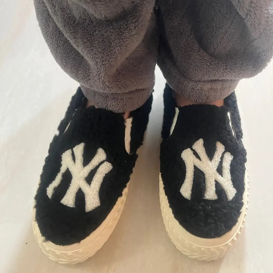 Giày MLB Playball Fleece Mule New York Yankees 'Black' 3AMUUD216-50BKS — ảnh 2