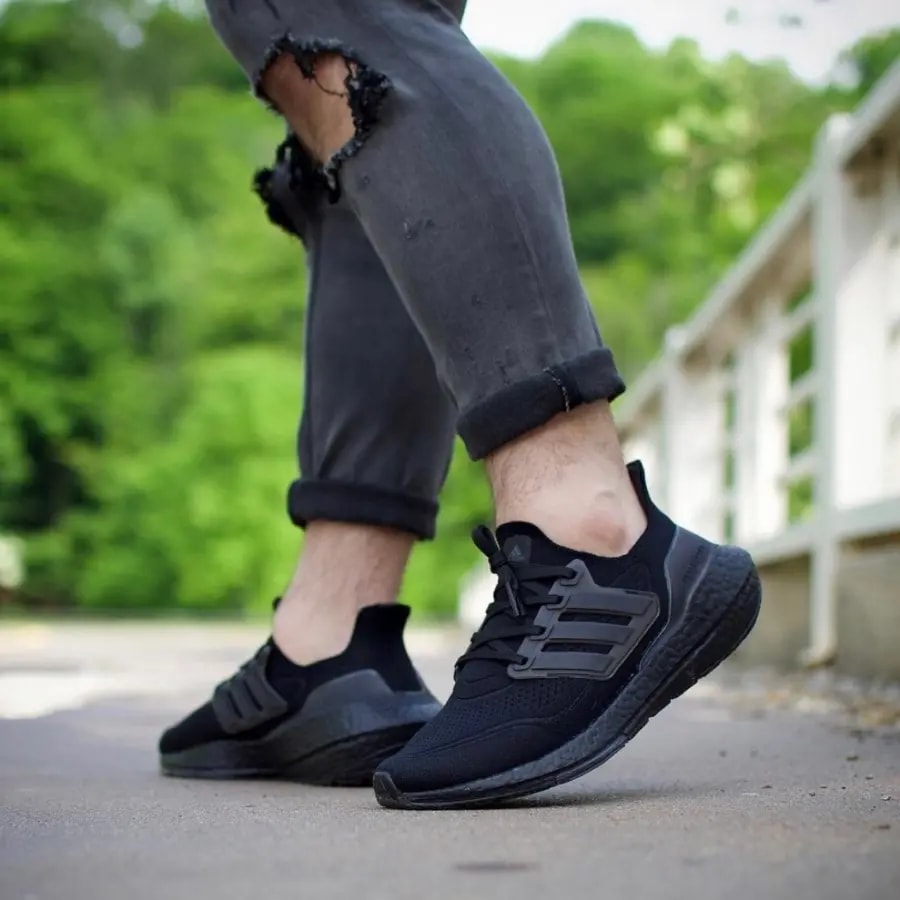 Giày Adidas UltraBoost 21 'Triple Black' FY0306 — ảnh 5