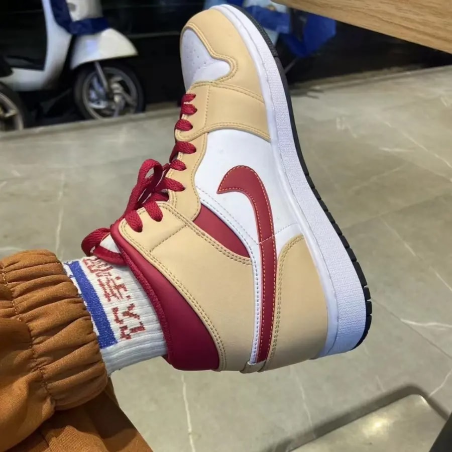 Giày Nike Air Jordan 1 Mid 'Beige White Red' 554724-201 — ảnh 5