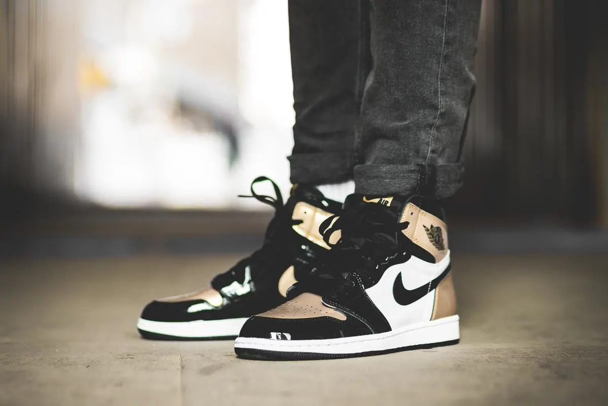 Giày Nike Air Jordan 1 Retro High OG NRG 'Gold Toe' 861428-007 — ảnh 2