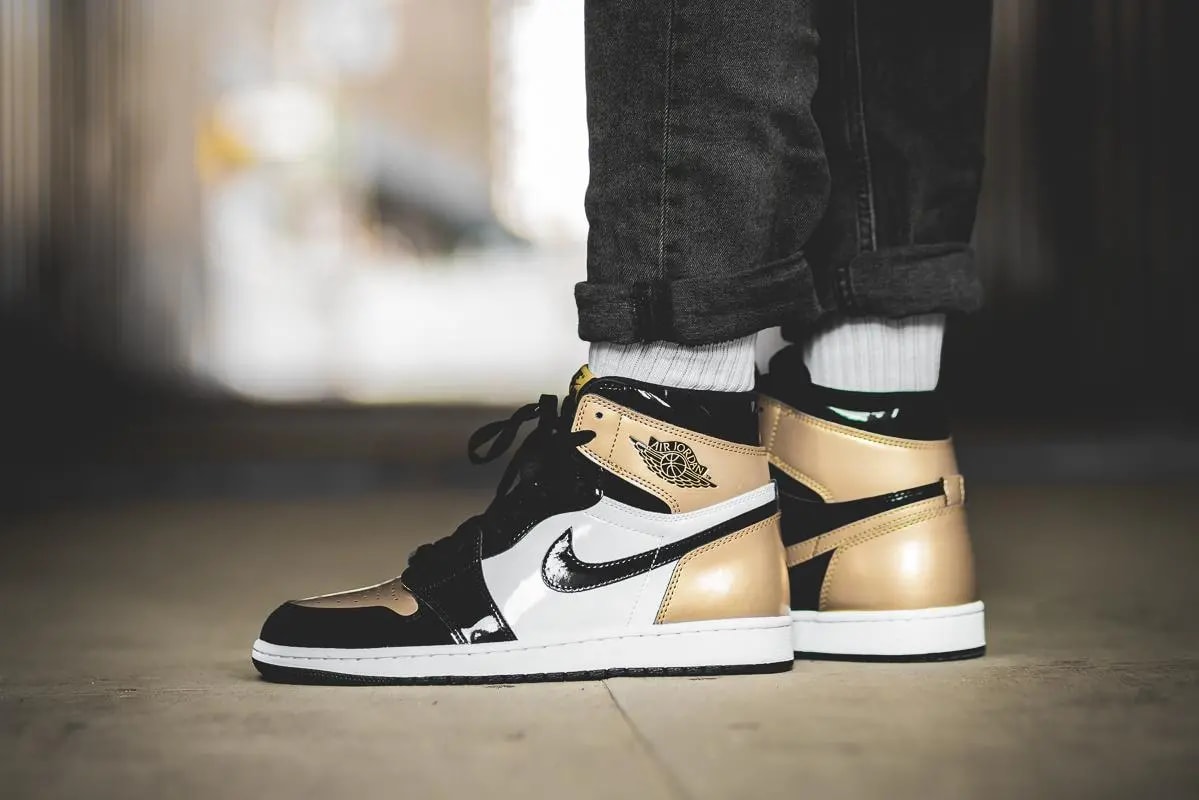 Giày Nike Air Jordan 1 Retro High OG NRG 'Gold Toe' 861428-007 — ảnh 3