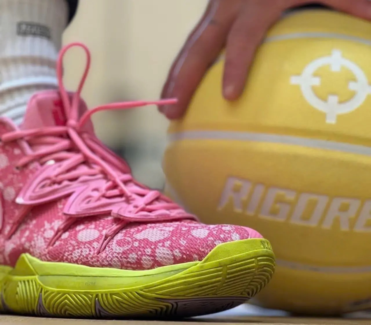 Giày Nike SpongeBob SquarePants x Kyrie 5 'Patrick' CJ6951-600 — ảnh 5