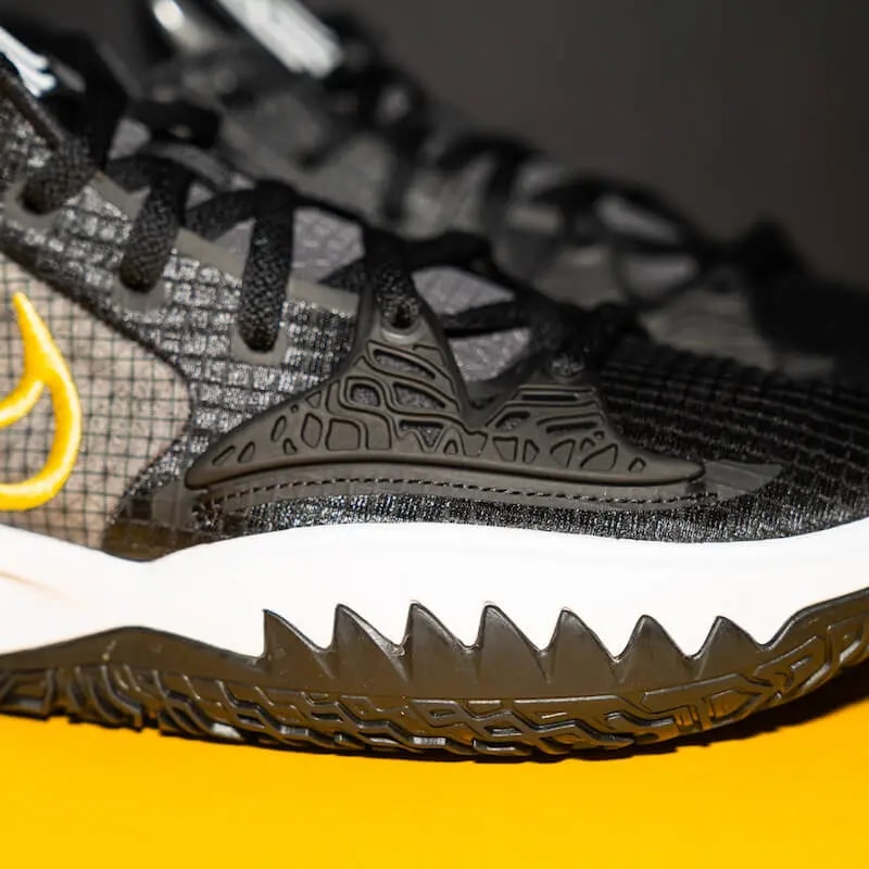 Giày Nike Kyrie Low 4 Black Gold CW3985-001 — ảnh 3