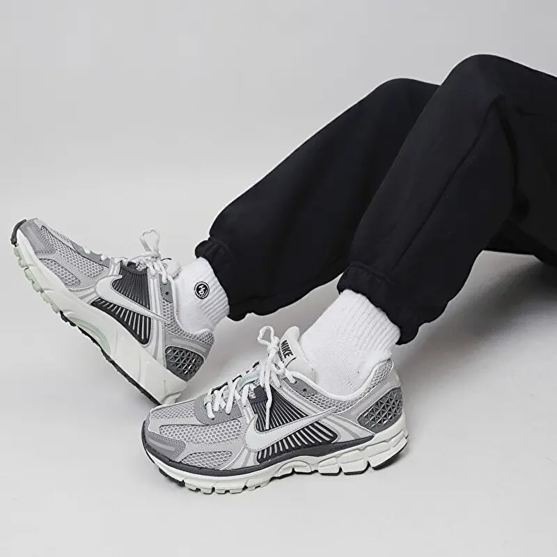 Giày Nike Zoom Vomero 5 'Cobblestone Flat Pewter' FB8825-001 — ảnh 2