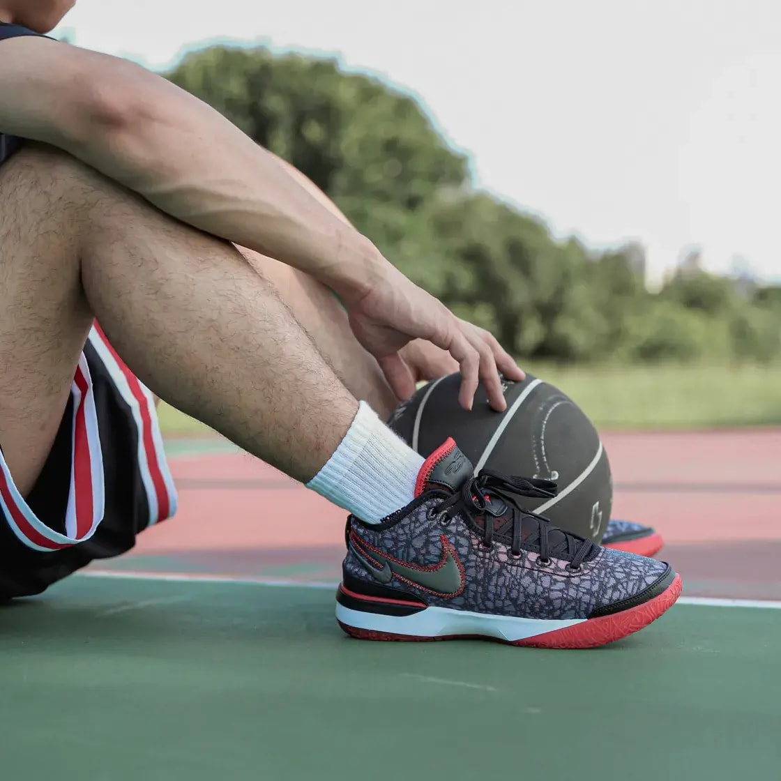 Giày Nike Zoom LeBron Nxxt Gen 'FaZe Clan Bred' DR8784-001 — ảnh 2