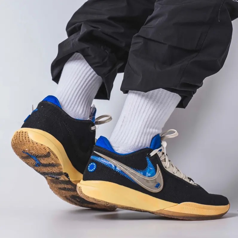 Giày Nike LeBron 20 'Uninterrupted Speak Your Truth' FN0941-001 — ảnh 4