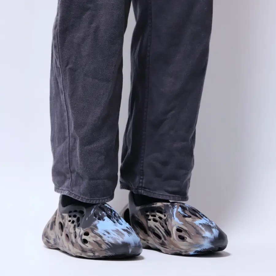 Dép Adidas Yeezy Foam RNR 'MX Cinder' ID4126 — ảnh 2