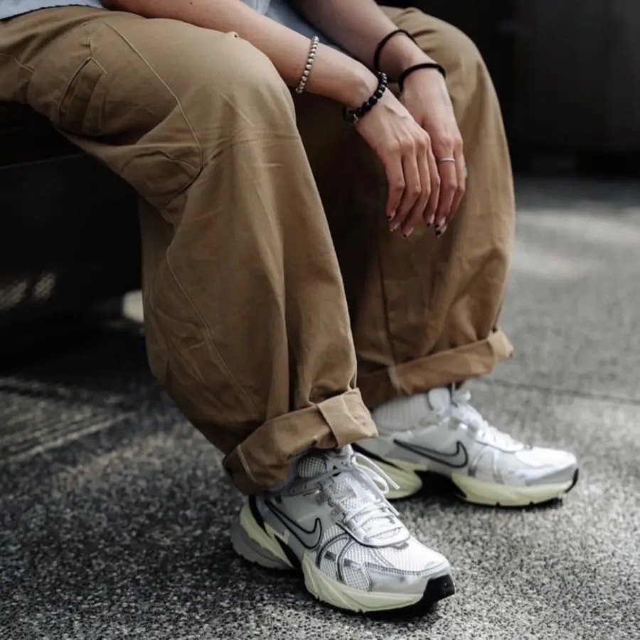 Giày Nike V2K Run 'Summit White Metallic Silver' FD0736-100 — ảnh 2
