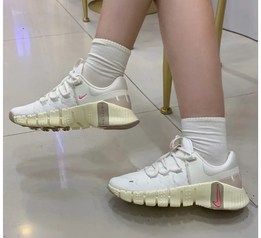 Giày Nike Free Metcon 5 'Sail Sanddrift' DV3950-100 — ảnh 3