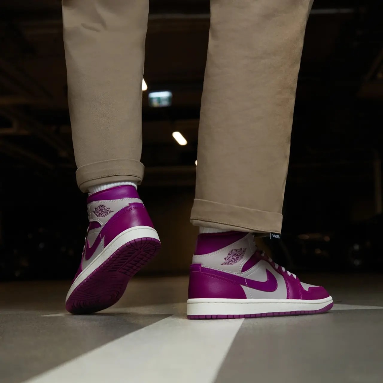 Giày Nike Air Jordan 1 Mid 'Magenta' BQ6472-501 — ảnh 2