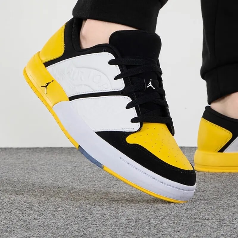 Giày Nike Air Jordan Nu Retro 1 'Black Varsity Maize' DV5141-017 — ảnh 3