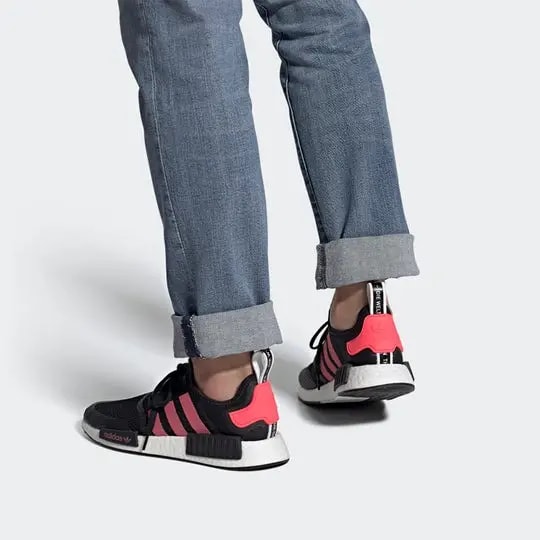 Giày Adidas NMD R1 'Black Signal Pink White' FV9153 — ảnh 3