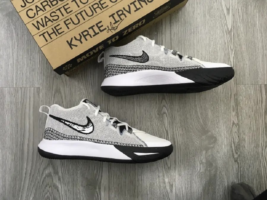 Giày Nike Air Kyrie Flytrap 6 GS 'White Black' DQ8094-101 — ảnh 2