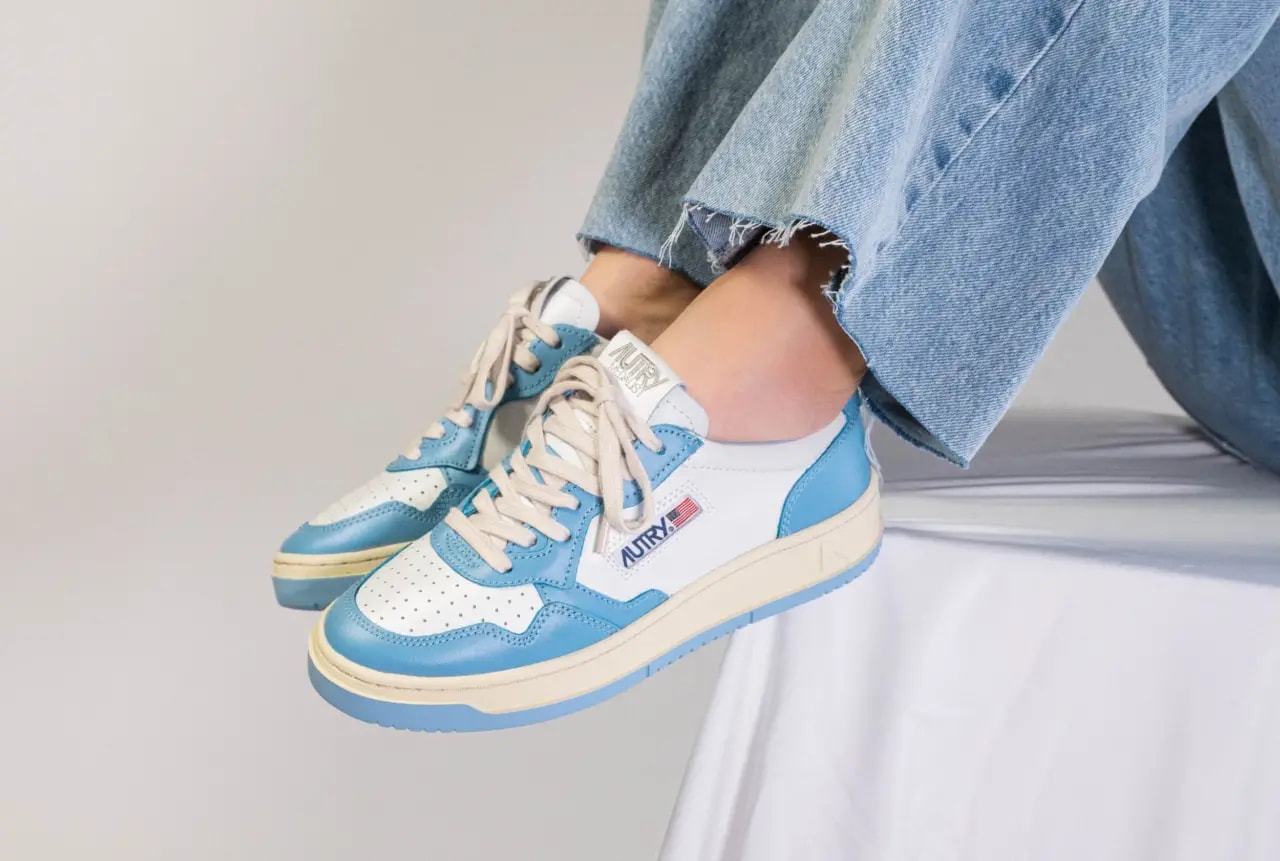 Giày Autry Medalist Low 'Light Blue White' AULW-WB08 — ảnh 4