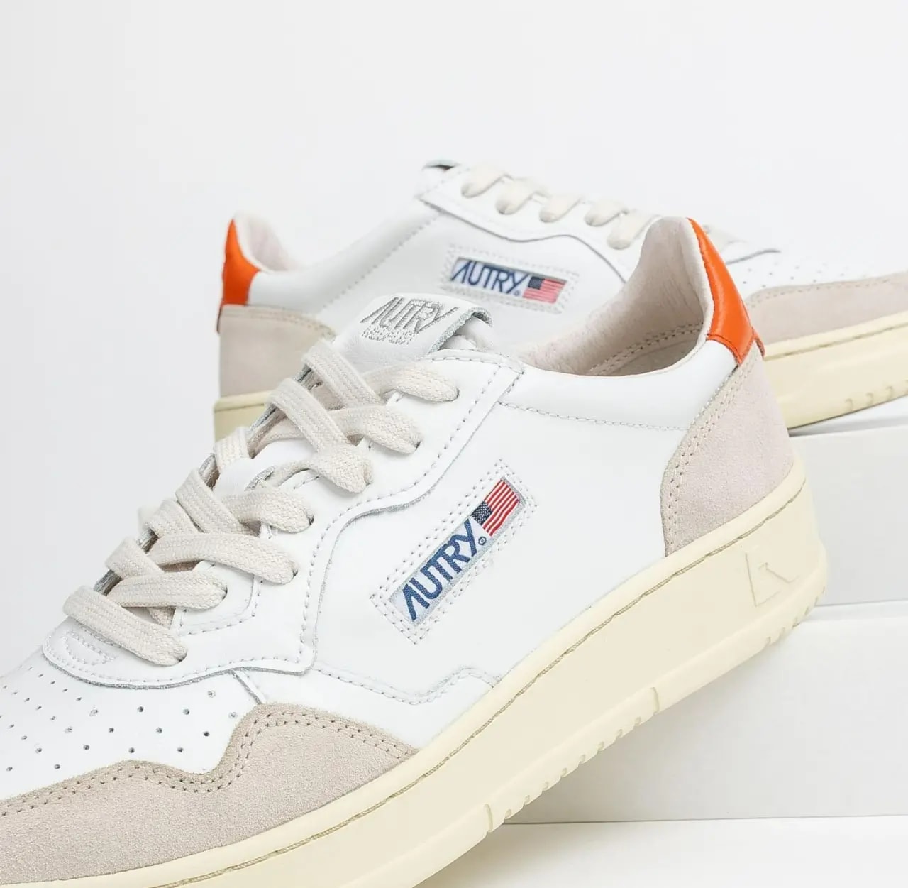 Giày Autry Medalist Low 'White Orange' AULM-LS45 — ảnh 2