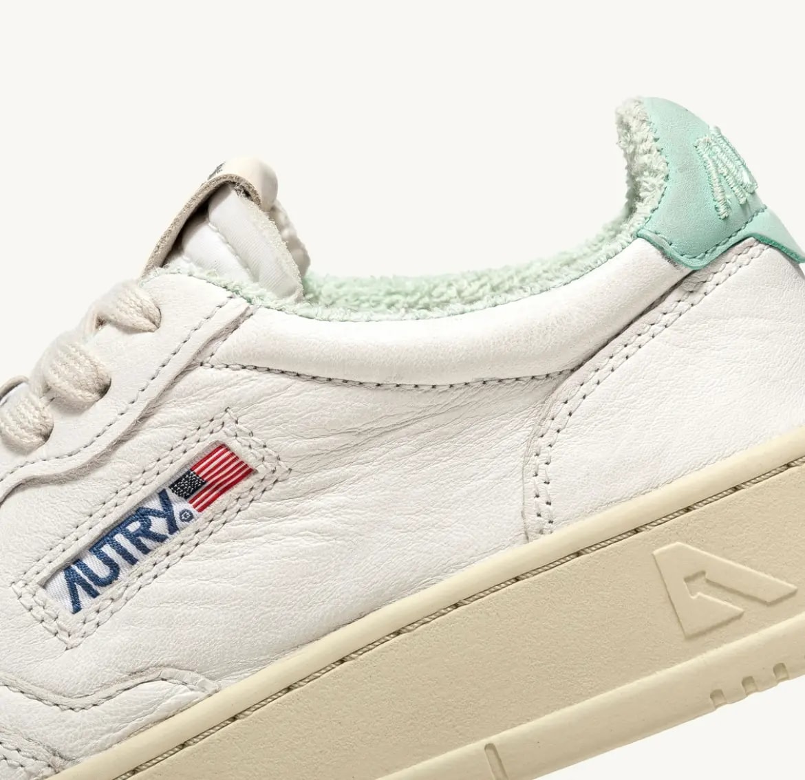 Giày Autry Medalist Low 'White Light Blue' AULW-SP06 — ảnh 2