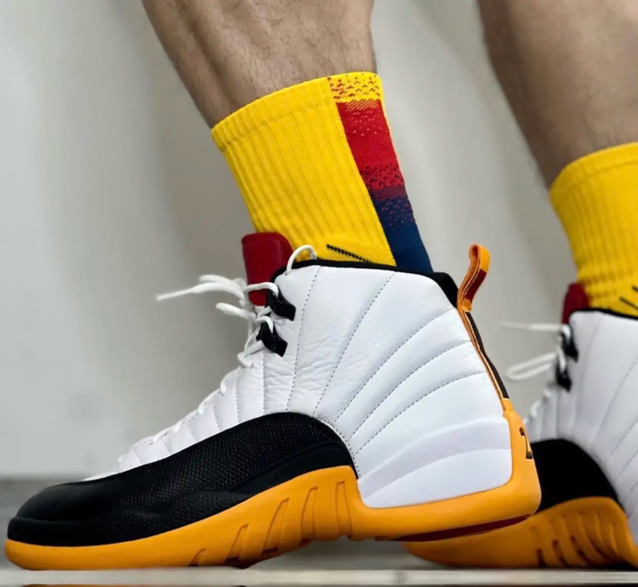 Giày Nike Air Jordan 12 Retro '25 Years in China' DR8887-100 — ảnh 4