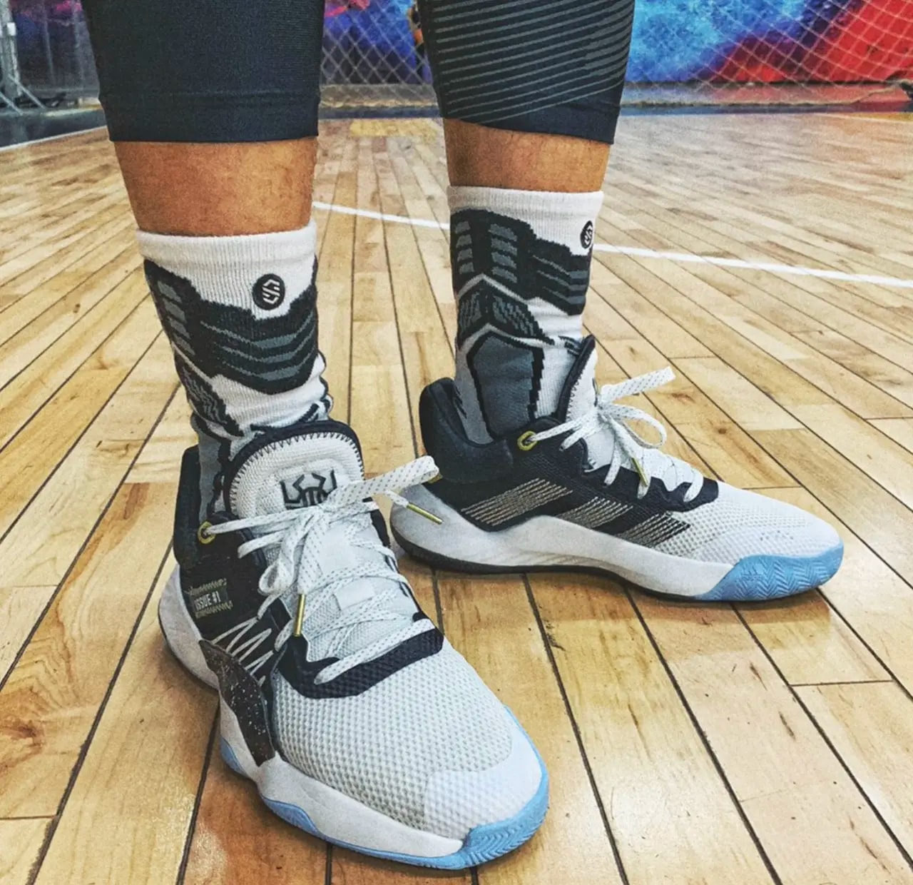 Giày Adidas D.O.N Issue 1 'White Black' FV6138 — ảnh 4