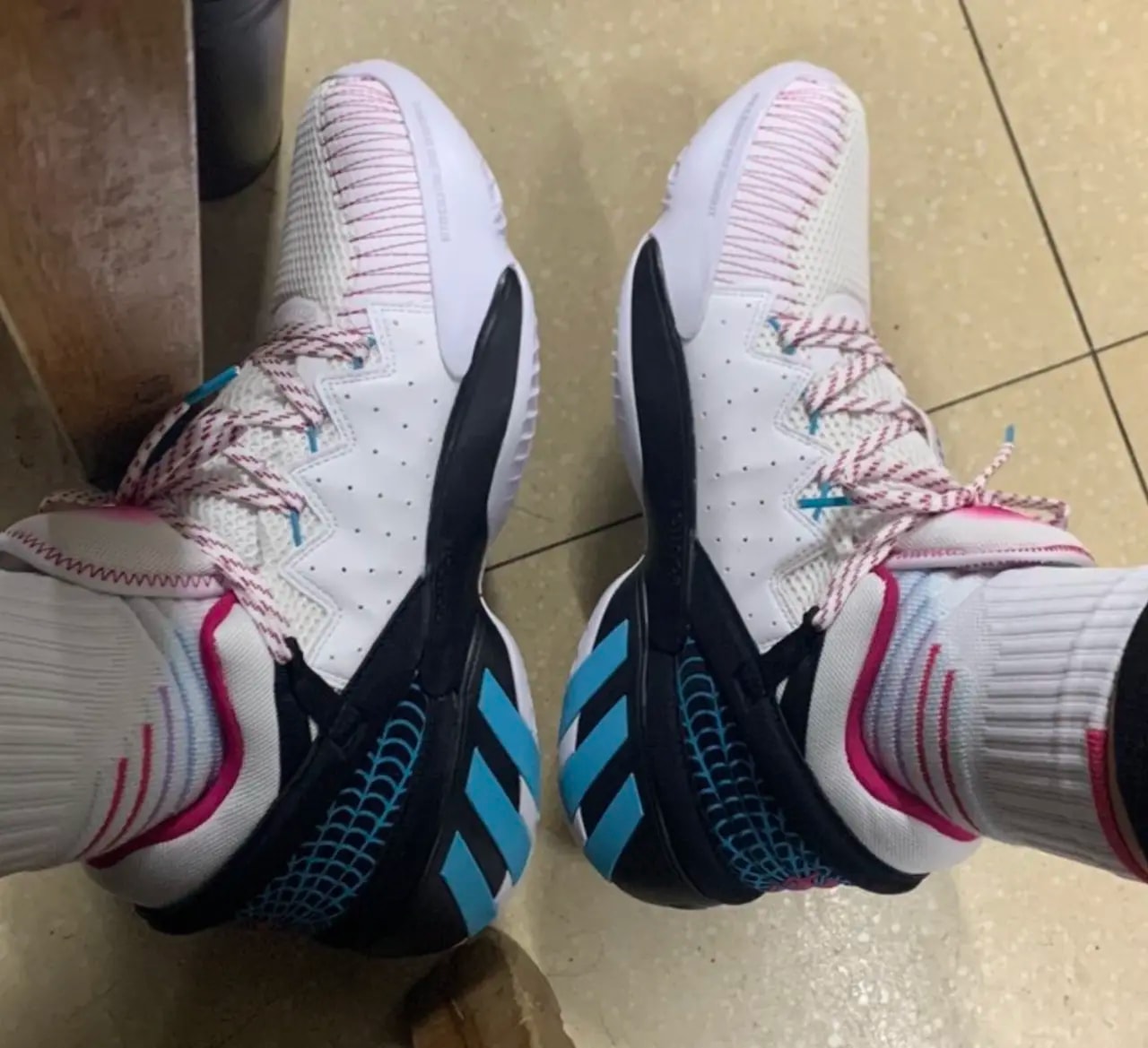 Giày Adidas Marvel x D.O.N. Issue 2 GCA 'Spidey Sense' FZ1432 — ảnh 2