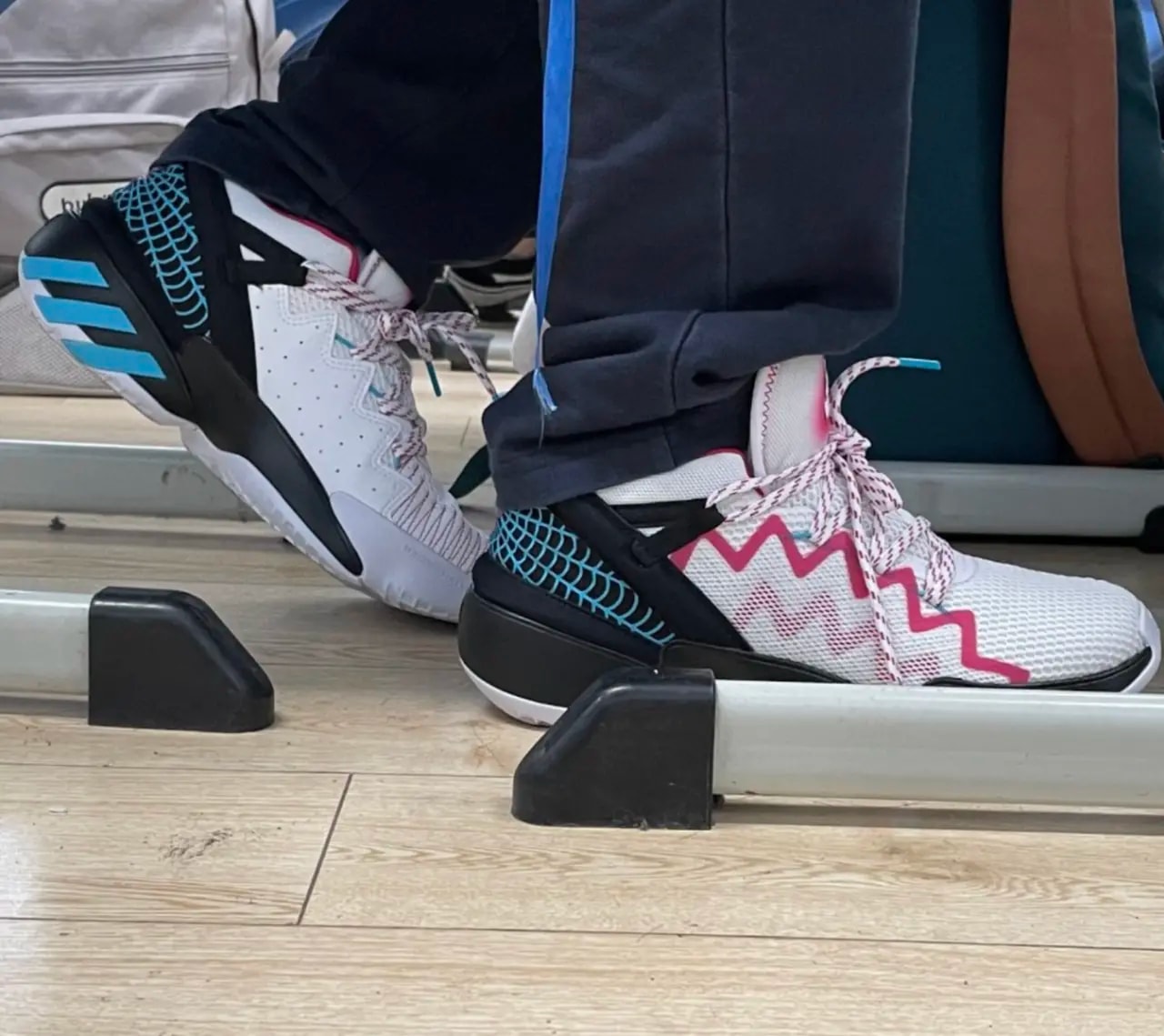 Giày Adidas Marvel x D.O.N. Issue 2 GCA 'Spidey Sense' FZ1432 — ảnh 4