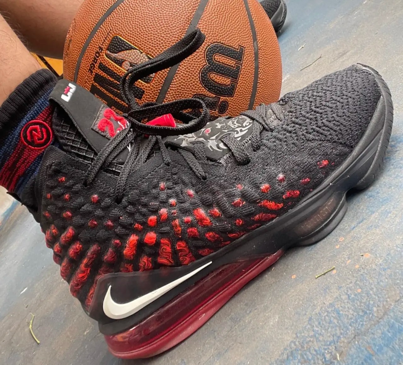 Giày Nike LeBron 17 EP 'Infrared VI 'Black' BQ3178-006 — ảnh 2