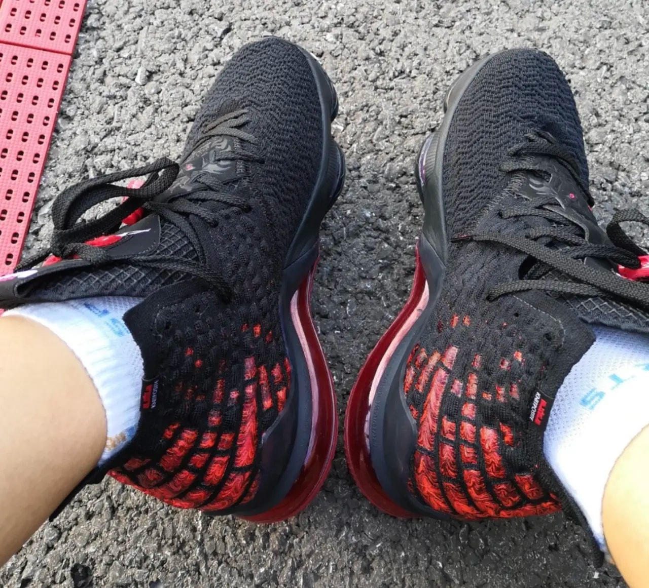 Giày Nike LeBron 17 EP 'Infrared VI 'Black' BQ3178-006 — ảnh 5