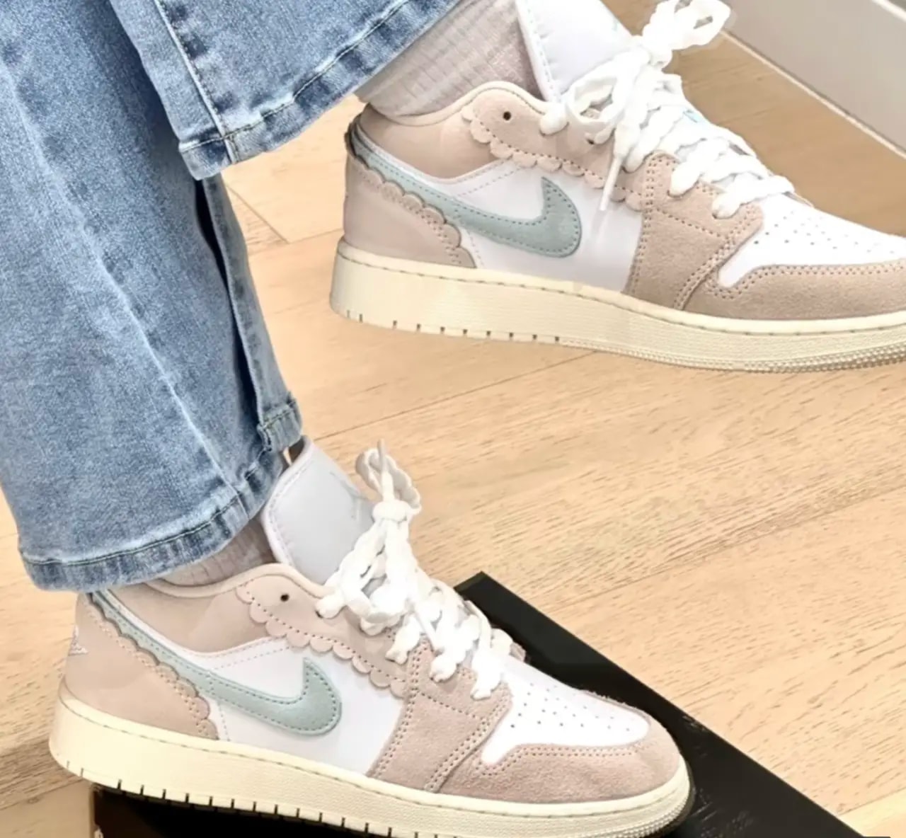 Giày Nike Air Jordan 1 Low SE GS 'Scalloped Edge' DZ5356-800 — ảnh 5