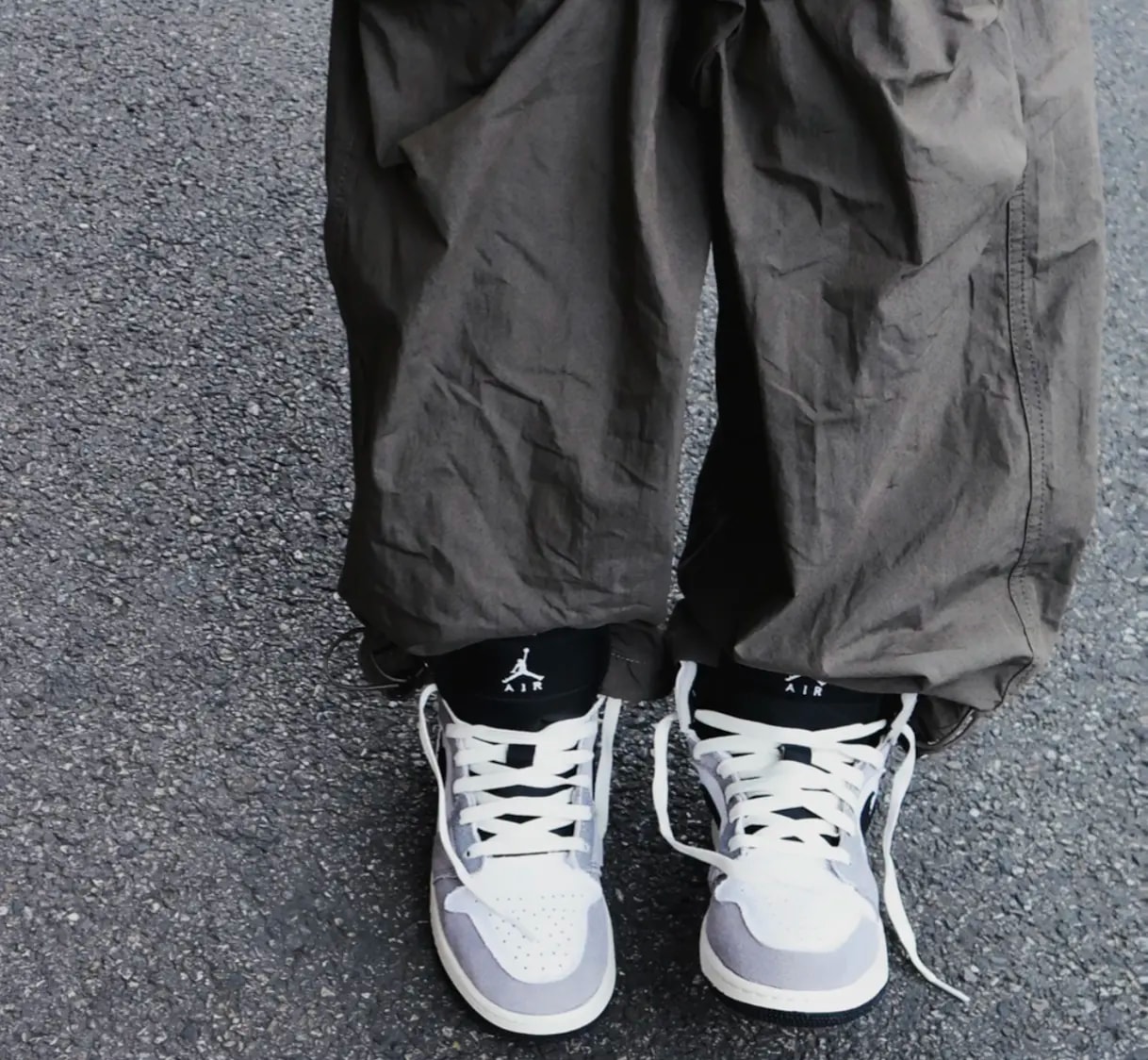 Giày Nike Air Jordan 1 Mid SE Craft 'Cement Grey' DZ4136-002 — ảnh 3
