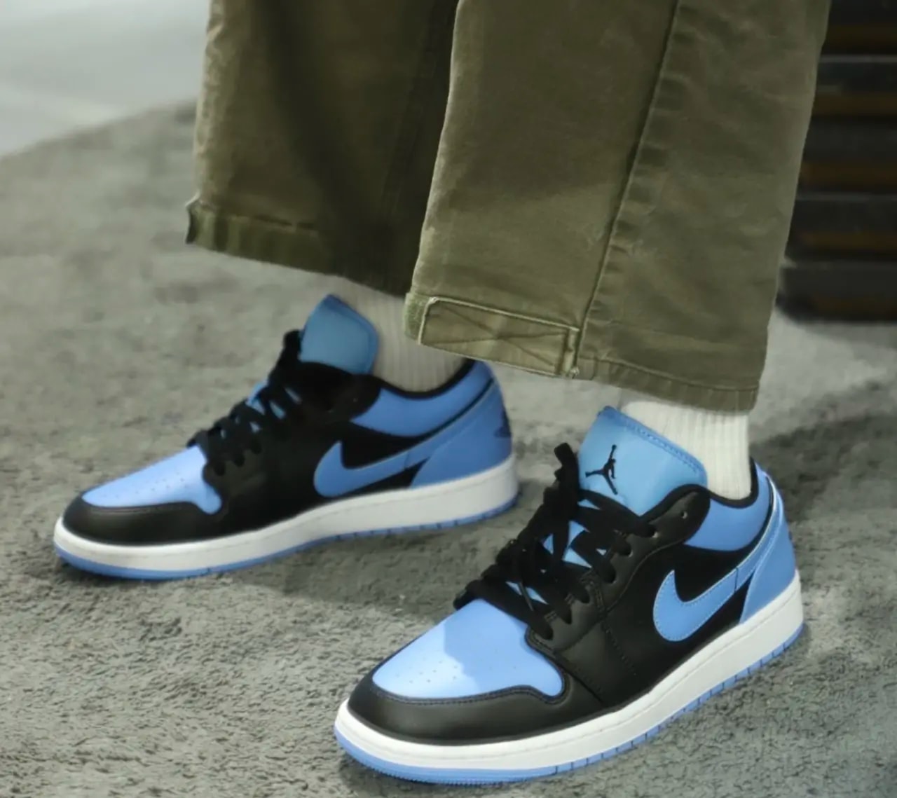 Giày Nike Air Jordan 1 Low 'University Blue' 553558-041 — ảnh 2
