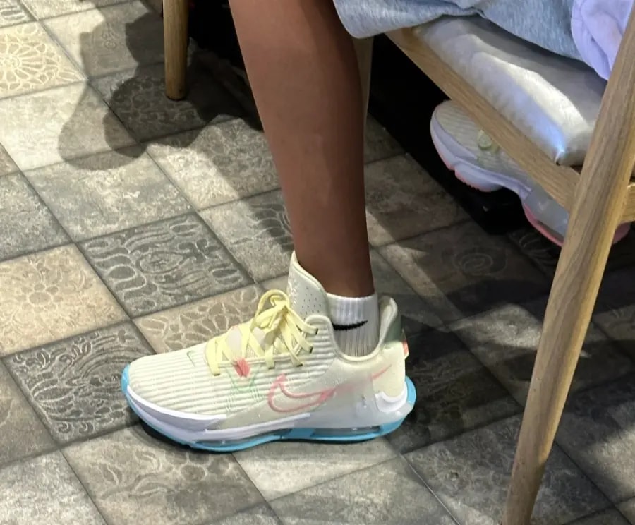 Giày Nike LeBron Witness 6 'Coconut Milk' DC8994-103 — ảnh 2