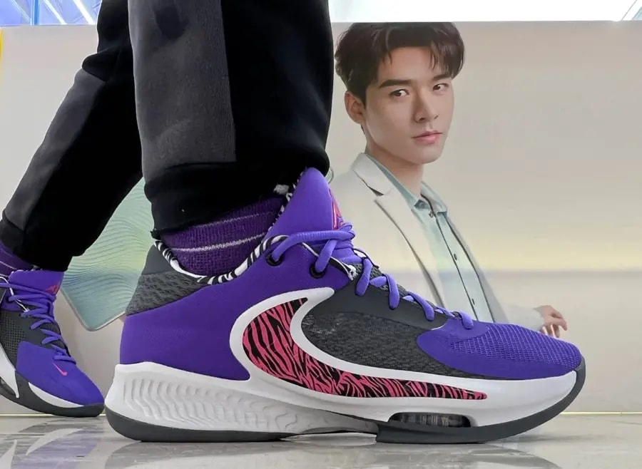 Giày Nike Zoom Freak 4 NRG 'Bahamas' DO9680-500 — ảnh 2