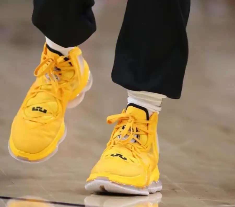 Giày Nike LeBron 19 'Hard Hat' DC9340-700 — ảnh 2