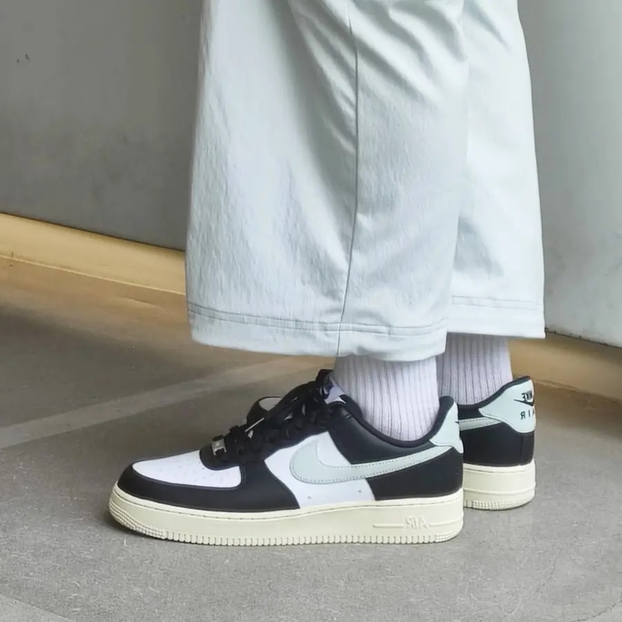 Giày Nike Air Force 1 07 'Black White Milk' FQ6848-101 — ảnh 4