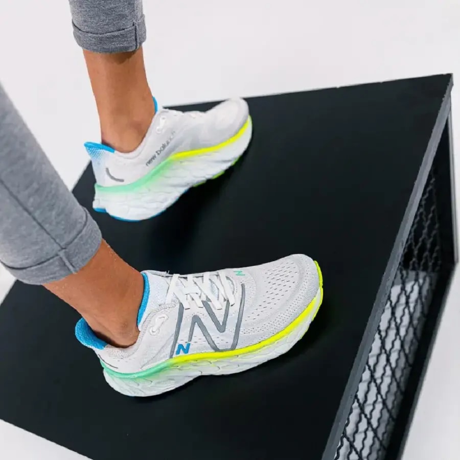 Giày New Balance Fresh Foam X More v4 'White Cobalt' WMORWT4 — ảnh 2