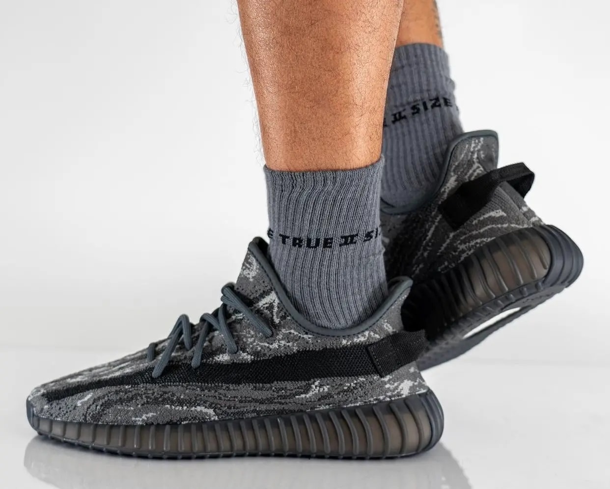 Giày Adidas Yeezy Boost 350 V2 'MX Dark Salt' ID4811 — ảnh 3