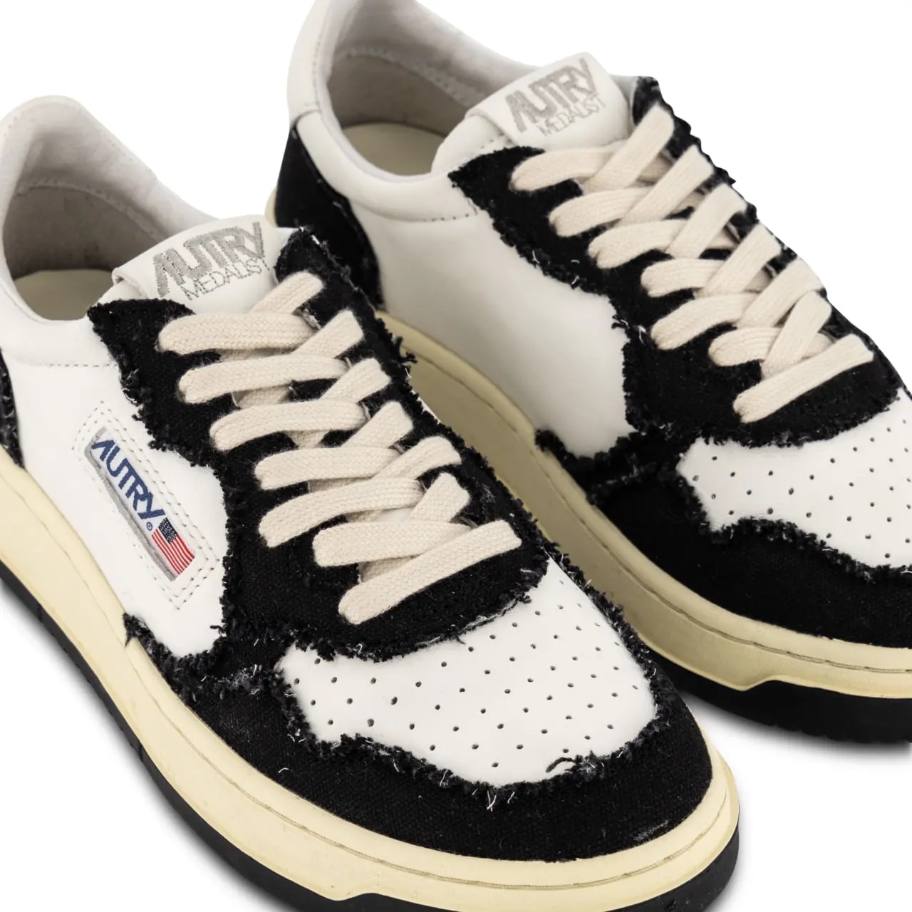 Giày Autry Medalist Low Goatskin 'White Black' AULW-CB02 — ảnh 2