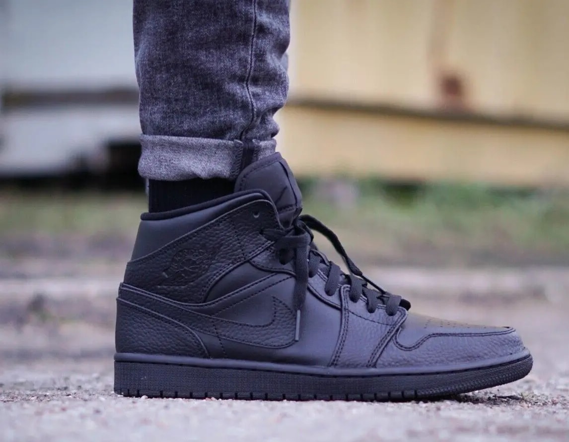 Giày Nike Air Jordan 1 Mid 'Triple Black' 554724-091 — ảnh 3