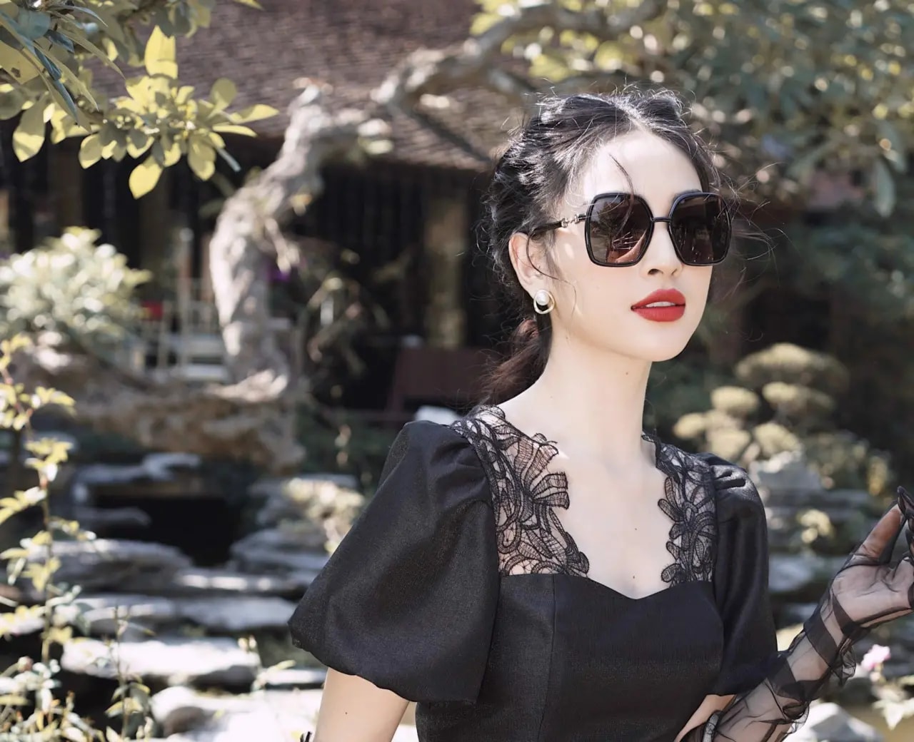 Kính Gucci Oversized Sunglasses 'Black' GG0890SA-001 — ảnh 2