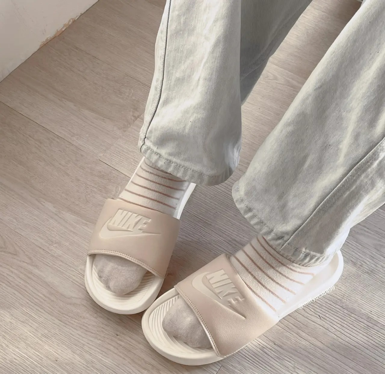 Giày Nike Victori One Slide 'Sanddrift' CN9677-108 — ảnh 2