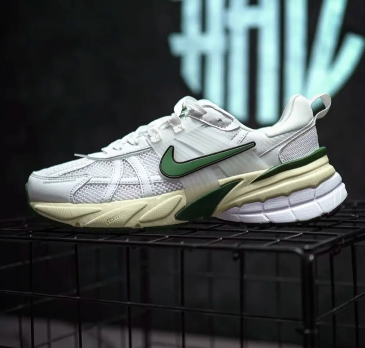 Giày Nike V2K Run 'Fir' FD0736-101 — ảnh 5