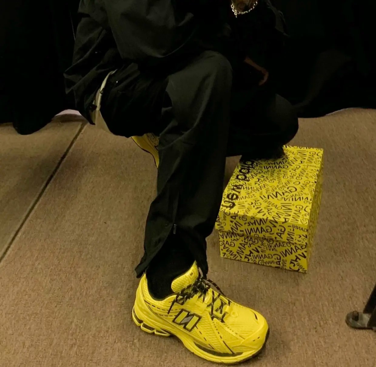 Giày New Balance GANNI x 1906R 'Blazing Yellow' M1906RGA — ảnh 5