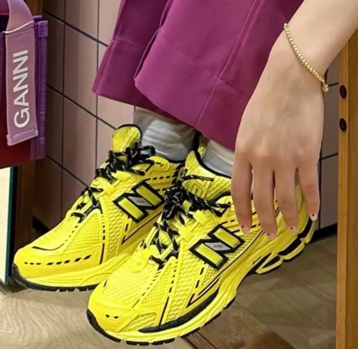 Giày New Balance GANNI x 1906R 'Blazing Yellow' M1906RGA — ảnh 4