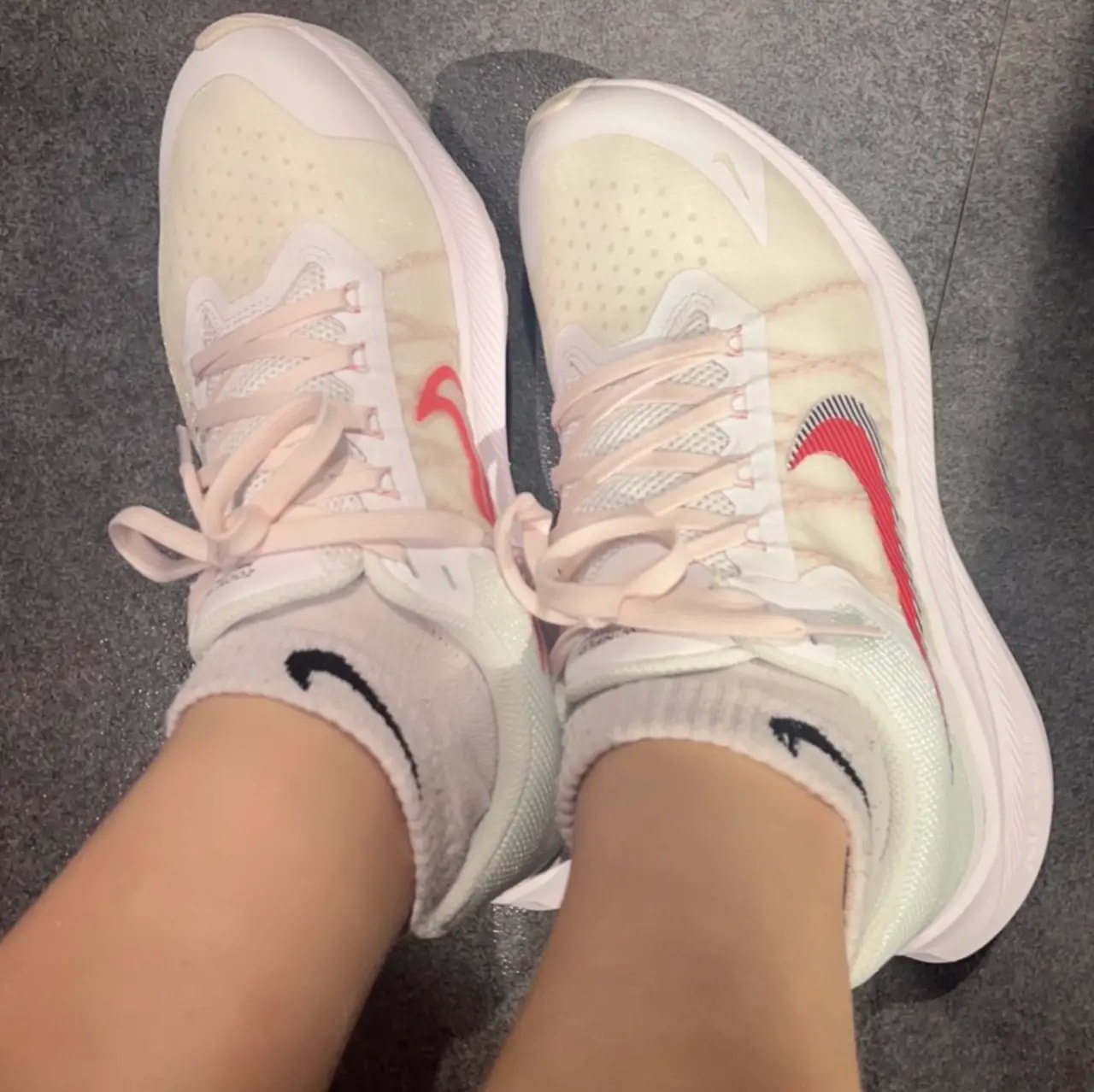 Giày Nike Zoom Winflo 8 'White Flash Crimson' CW3421-101 — ảnh 3