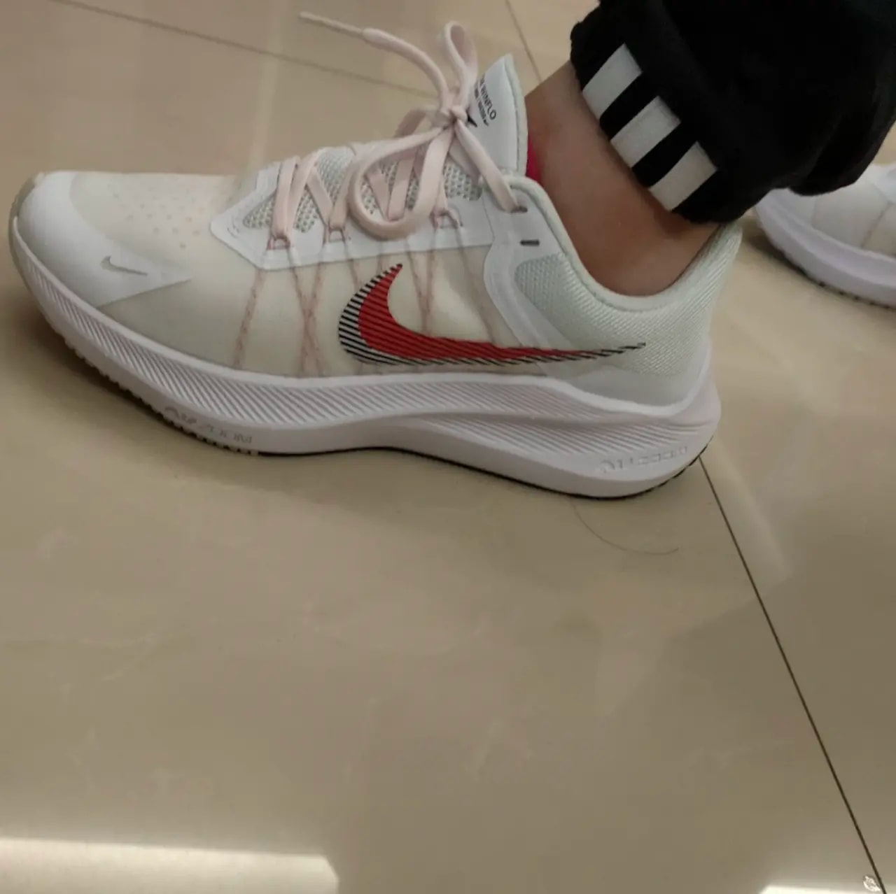 Giày Nike Zoom Winflo 8 'White Flash Crimson' CW3421-101 — ảnh 5