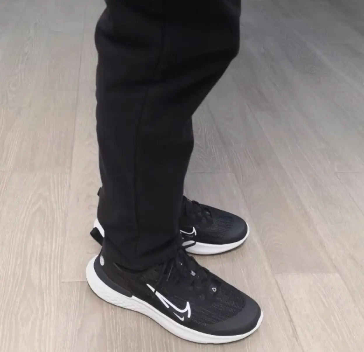 Giày Nike React Miler 2 Shield 'Black White' DC4066-001 — ảnh 4