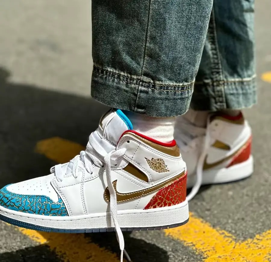 Giày Nike Air Jordan 1 Mid UNC To Chicago 'Blue' FB2212-100 — ảnh 4