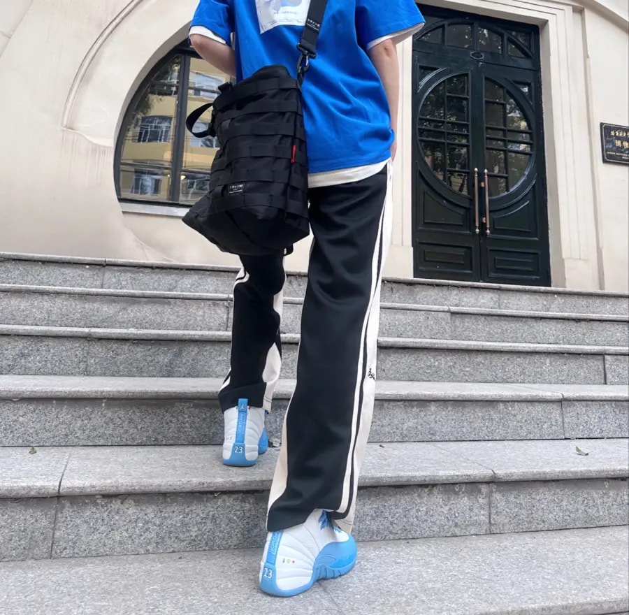 Giày Nike Air Jordan 12 Retro GS 'Emoji' DQ4365-114 — ảnh 3